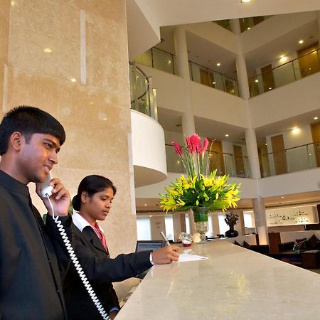 Peerless Hotel Haiderabad Buitenkant foto
