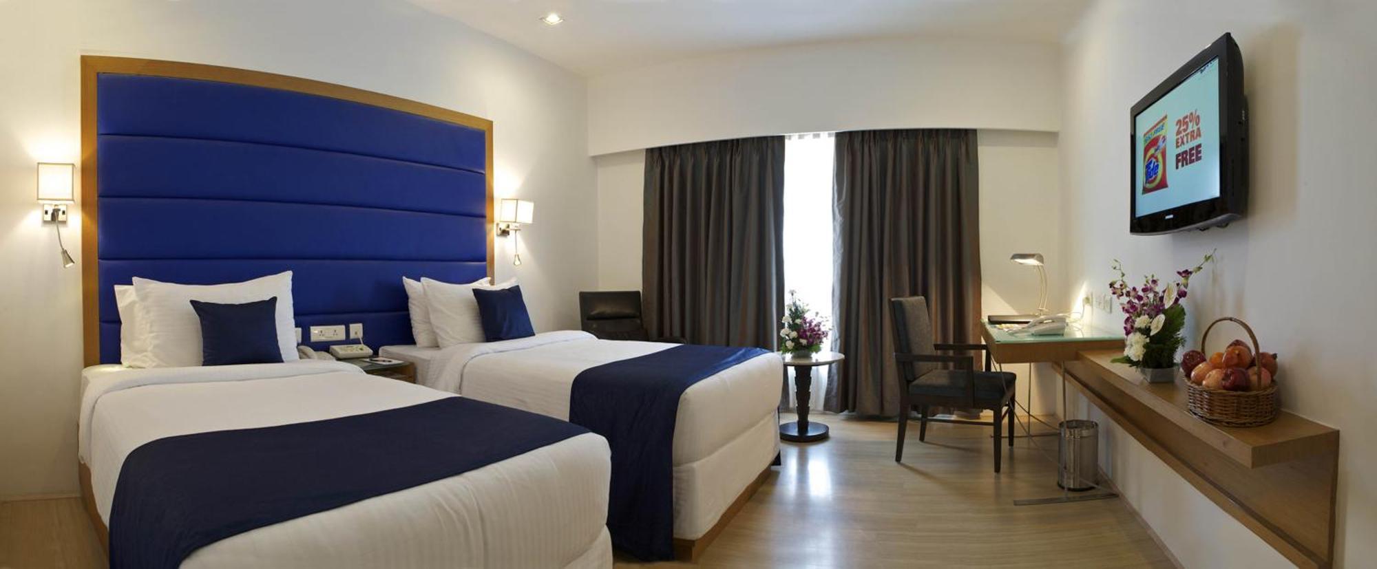 Peerless Hotel Haiderabad Buitenkant foto