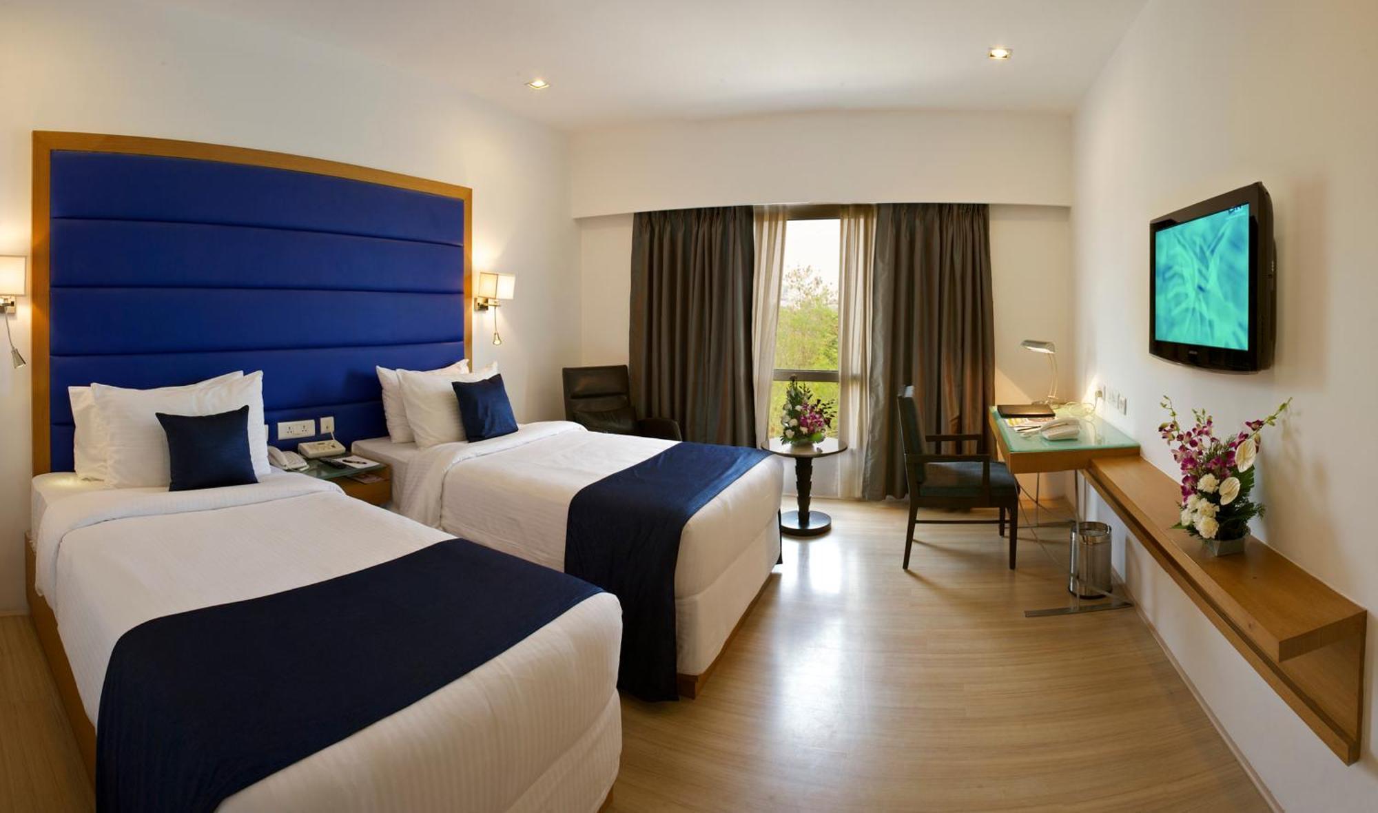 Peerless Hotel Haiderabad Buitenkant foto