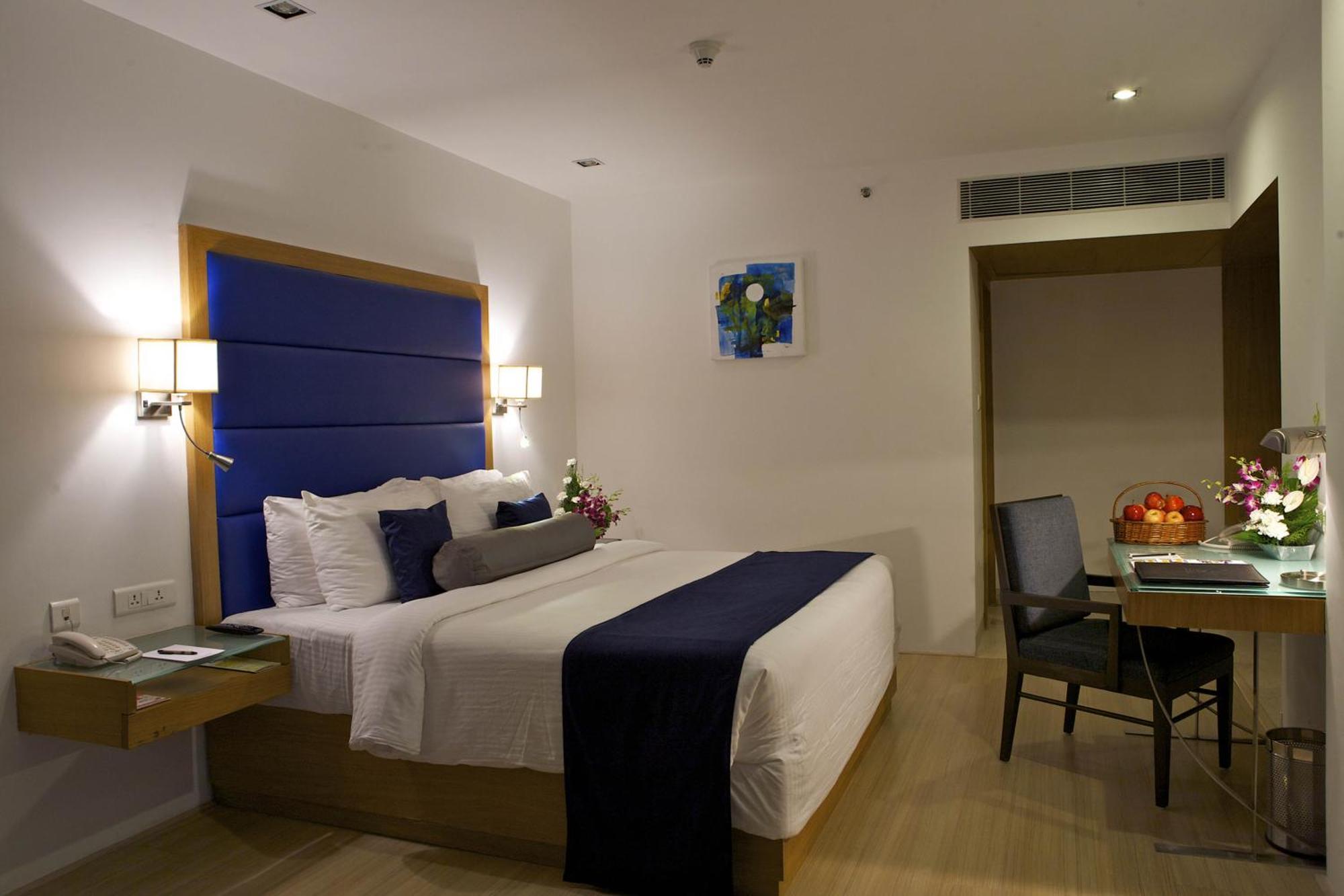 Peerless Hotel Haiderabad Buitenkant foto