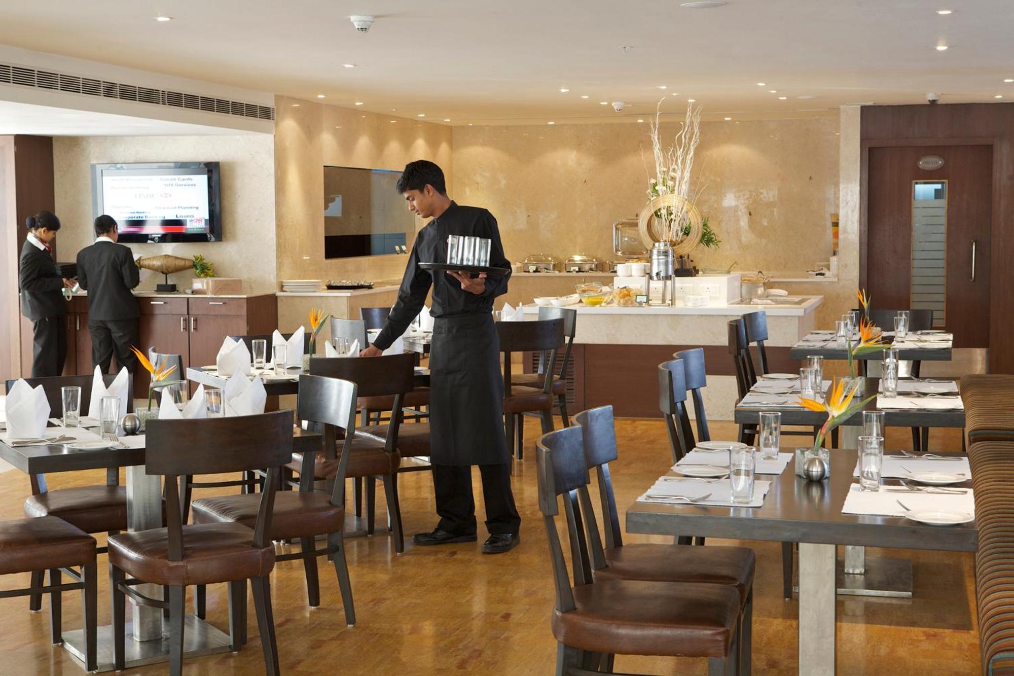 Peerless Hotel Haiderabad Buitenkant foto