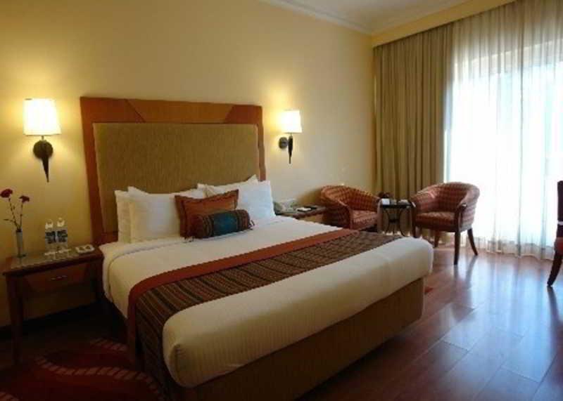 Peerless Hotel Haiderabad Buitenkant foto